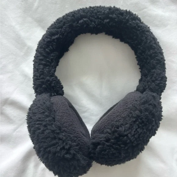 ALO Yoga Sherpa Earmuffs - Black, New Without Tags - Picture 6 of 6